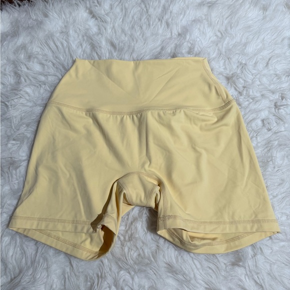 SET Active Butter Yellow Matching Set Airluxe Base Bra Shorts M / L SOLD OUT new - Picture 9 of 16